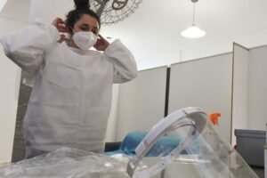 Bahía Blanca implementa el Plan Nacional de Cuidados para trabajadores y trabajadoras de salud.