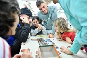 Jornadas de juego saludable en bibliotecas populares para prevenir ludopatía en menores de edad.