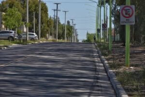 Prohíben estacionar en acera par de calle Parera entre Sívori y Cambaceres.