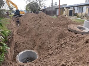 Se completaron obras de infraestructura hídrica en barrio San Miguel: 12.480 metros de cañería de cloacas en 54 cuadras (545 conexiones) y 1.510 metros de agua potable (56 conexiones)