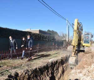 El intendente Héctor Gay supervisó los trabajos de extensión de la red de desagües cloacales en el barrio Los Horneros