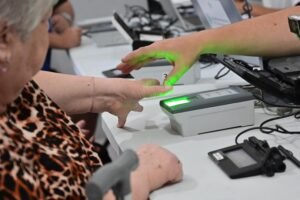 La municipalidad realiza operativos de documentación en Loma Paraguaya y Bella Vista con 200 turnos diarios.