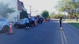La Municipalidad realizó operativos de tránsito en diferentes puntos de la ciudad durante el fin de semana. Se efectuaron 1011 controles preventivos que resultaron en 70 vehículos secuestrados