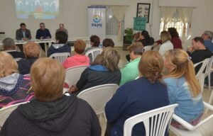 Municipio y PAMI formalizan convenio de prevención del delito para adultos mayores con cursos en centros de jubilados.