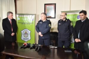 Gustavo Berdini asumió como nuevo jefe de la Superintendencia de la Región Interior Sur con presencia del intendente.