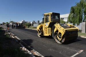 El intendente Gay recorrió la obra de pavimentación de Lestonnac entre Carrindanga y Córdoba
