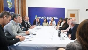 Susbielles encabezó primera reunión del comité de expertos sobre infraestructura hídrica y municipalización del servicio de agua.