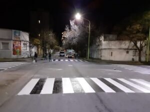 Demarcación de sendas peatonales en Gorriti y Viamonte este domingo con corte de calzada nocturno.