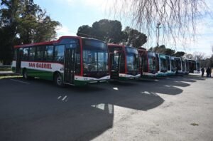 Se incorporaron 8 nuevas unidades de transporte público marca Mercedes Benz con equipamiento moderno (climatización