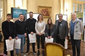 El Ente de Turismo de Trelew presentó su oferta turística en Bahía Blanca durante un encuentro en el Club Argentino. Se resaltó la importancia del futuro vuelo de Aerolíneas Argentinas que unirá ambas ciudades
