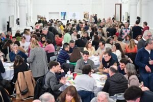 Más de 300 personas participaron en primer encuentro municipal para construir nuevo código de planeamiento urbano con 27 mesas de trabajo.