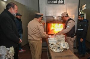 Susbielles presenció incineración de 213 kg de cocaína por orden judicial federal.