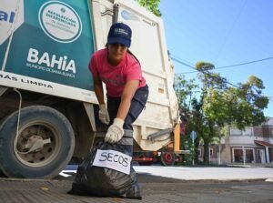 Cronograma de rutas de recolección de residuos secos con turnos mañana y tarde según barrios de Bahía Blanca.