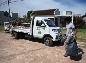 El municipio ofrece servicio de recolección a domicilio de pequeñas podas (hasta 15 kg) y residuos de albañilería (hasta 1/4 m³) en cinco sectores de Bahía Blanca. Para solicitar