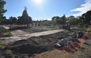 Comenzaron los trabajos de remodelación del Parque Independencia. La primera etapa incluye la creación de una plaza interna con senderos peatonales