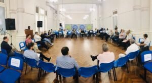 El intendente convocó al sistema de salud para coordinar acciones frente a la pandemia en etapa de mitigación.