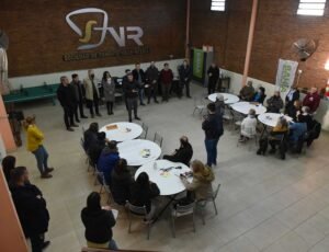 Gabinete municipal en Villa Ressia abordó demandas vecinales de luminarias