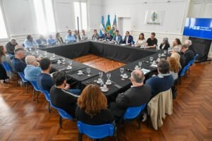 Susbielles presidió encuentro con gremios