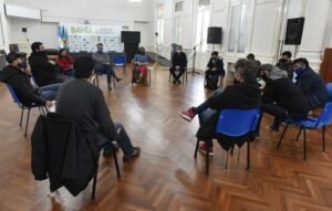 El intendente se reunió con salas de grabación para diseñar protocolos de reactivación post-pandemia.