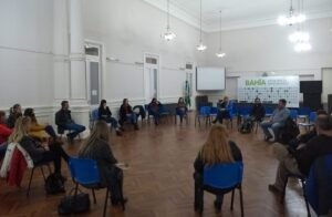 Autoridades municipales coordinan encuentro para fortalecer protección de derechos de niños y adolescentes.