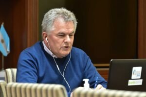 Gay gestiona pavimentación de once cuadras en Bahía Blanca con fondos provinciales.
