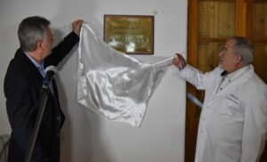 Inauguraron el salón Jorge Carestía en el Hospital Municipal y presentaron un quirófano infantil remodelado.