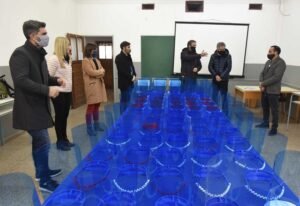 La Escuela San Roque entregó mascarillas protectoras para dependencias municipales como Tránsito y Salud.