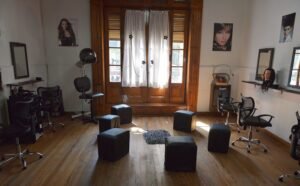 Peluqueras en Acción ofrece un curso gratuito de peluquería que comienza el 13 de marzo. Las inscripciones se realizan hasta el 10 de marzo de 8 a 14 hs en Güemes 222.