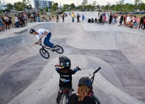 Escuela de deportes urbanos gratuita en Parque de Mayo con Skate