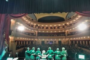 El Teatro Municipal presenta tres espectáculos: el sábado 25 la Escuela de danzas Alba Lutecia con función de fin de año; el domingo 26 'Historia para ser contada' de la Comedia Municipal (entrada gratuita); y el martes 28 el último concierto del Ciclo Bahía[in]sonora 2023 con creaciones en tiempo real.