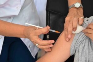 La Municipalidad brinda vacuna contra el Virus Sincicial Respiratorio para gestantes hasta el 31 de marzo.