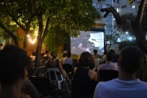 Continúa el ciclo Patio + Cine en 2 Museos con la proyección de El Método Tangalanga a las 20:30.