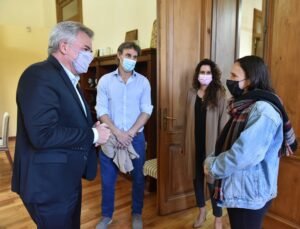 El intendente Héctor Gay recibió y homenajeó a Valentina Costa Biondi