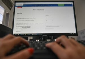Municipio lanza plataforma de autogestión para teleseguimiento de COVID-19 con orientación de profesionales.